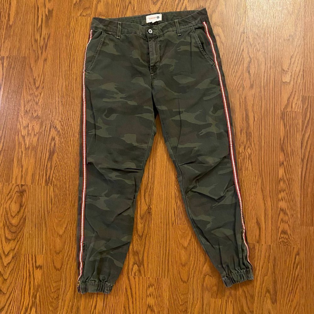 Sundry Red Ribbon Striped Trim Camo Jogger Pants Green Size 27‎